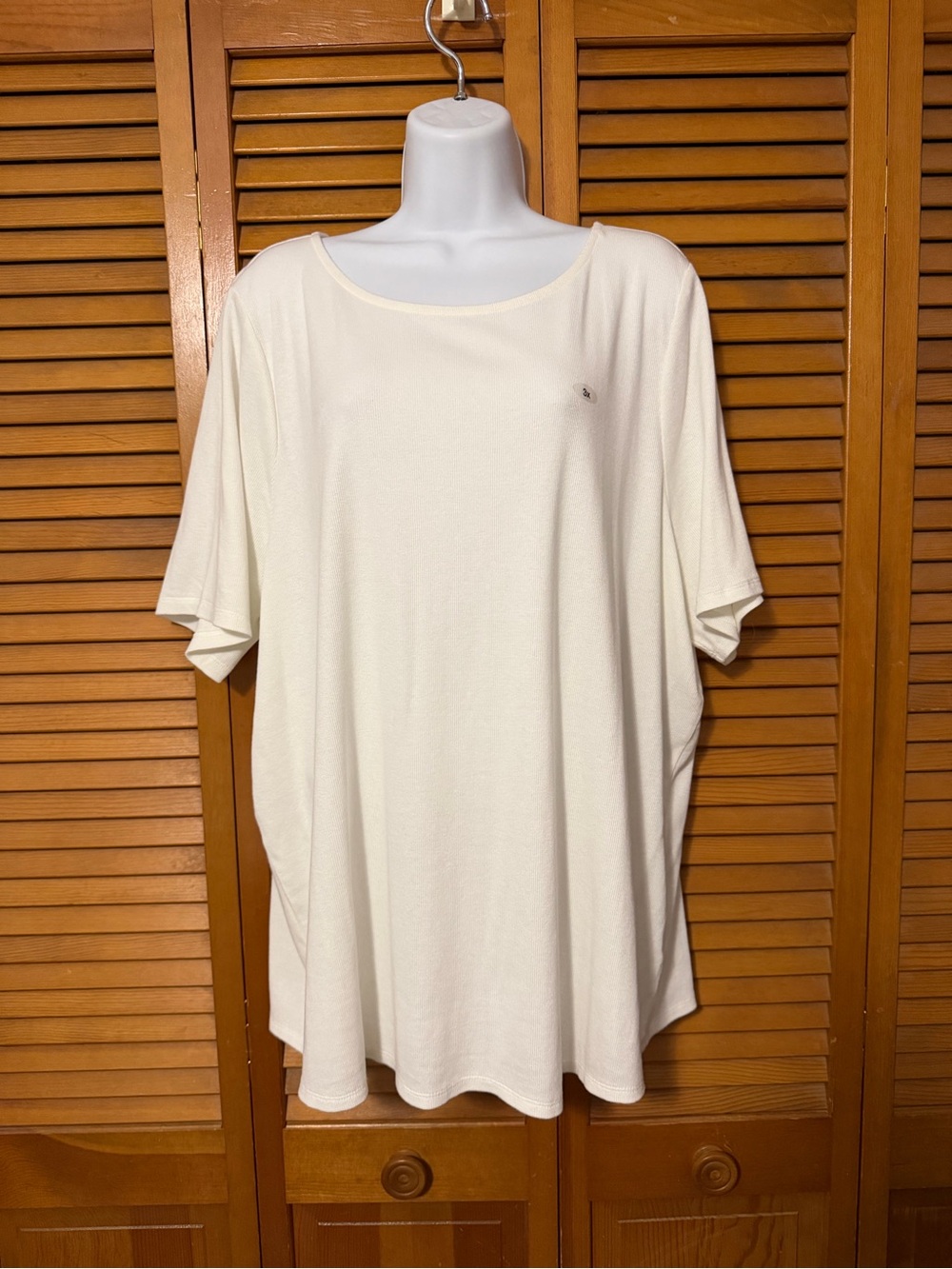 Maurices NEW Top Cream Short Sleeve Scoop Neck Lightweight size 3x